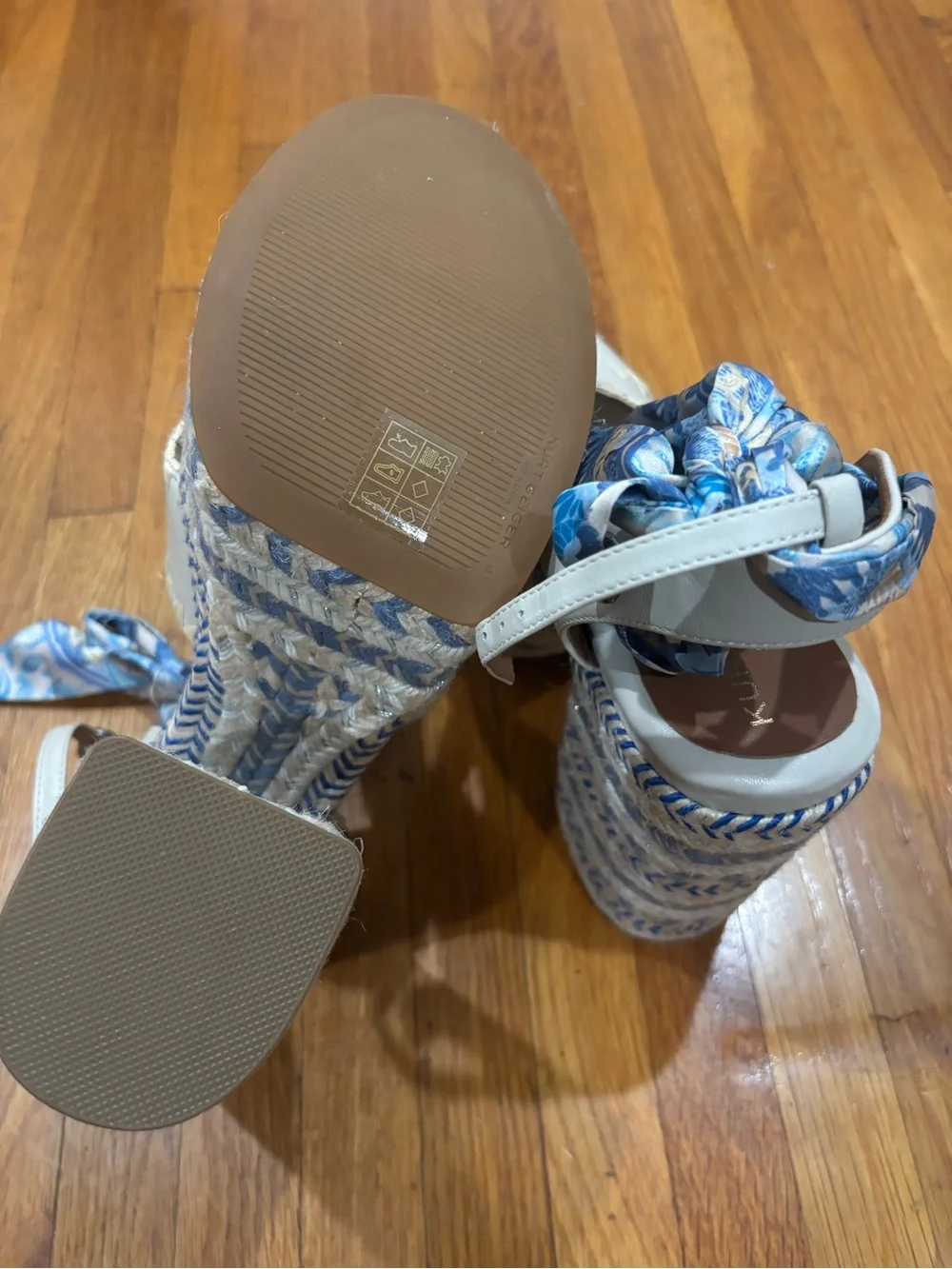 EUC Kurt Geiger London Chelsea Scarf Platform Sandals(blue/bone) Size 41/10